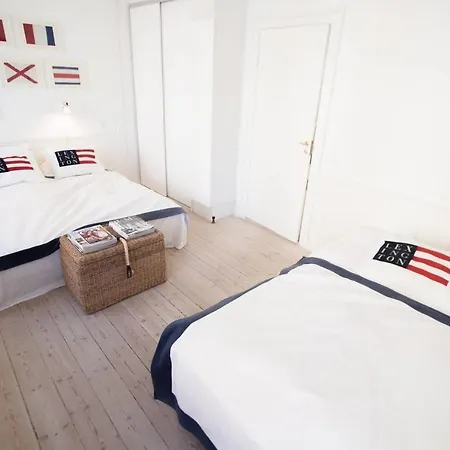 Bright, Extravagent City Center Apt - *canal View* * Copenhagen