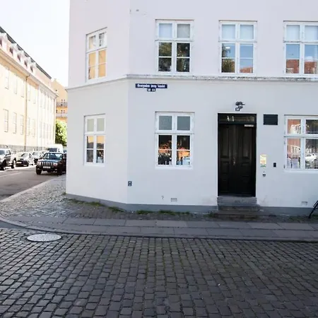 Apartment Bright, Extravagent City Center Apt - *canal View* *