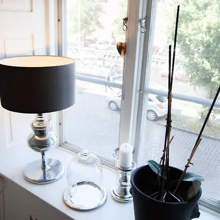 Bright, Extravagent City Center Apt - *canal View* Copenhagen